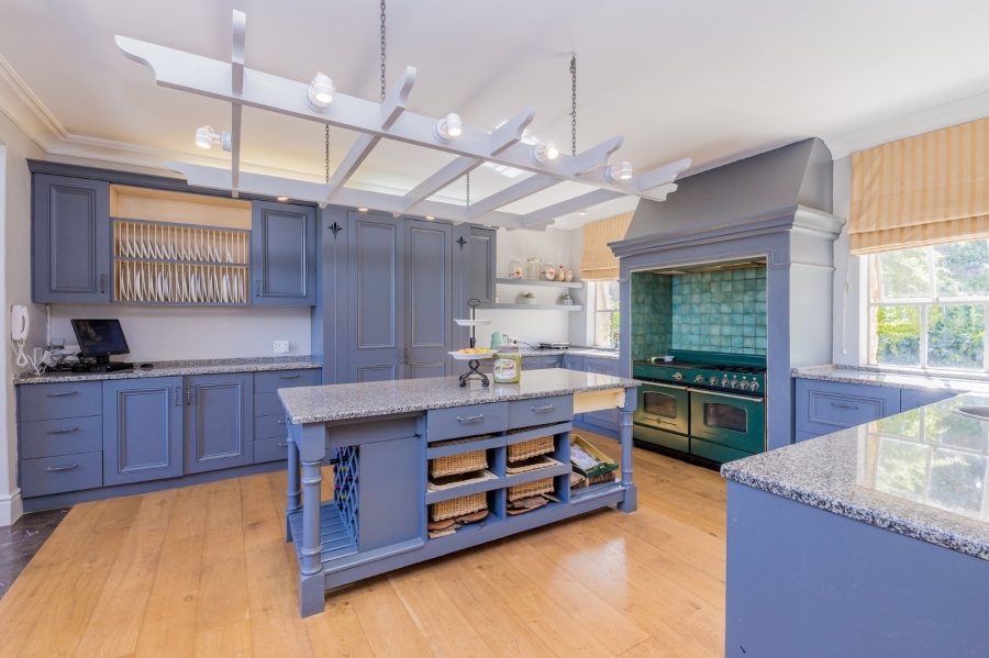 To Let 7 Bedroom Property for Rent in Constantia Western Cape